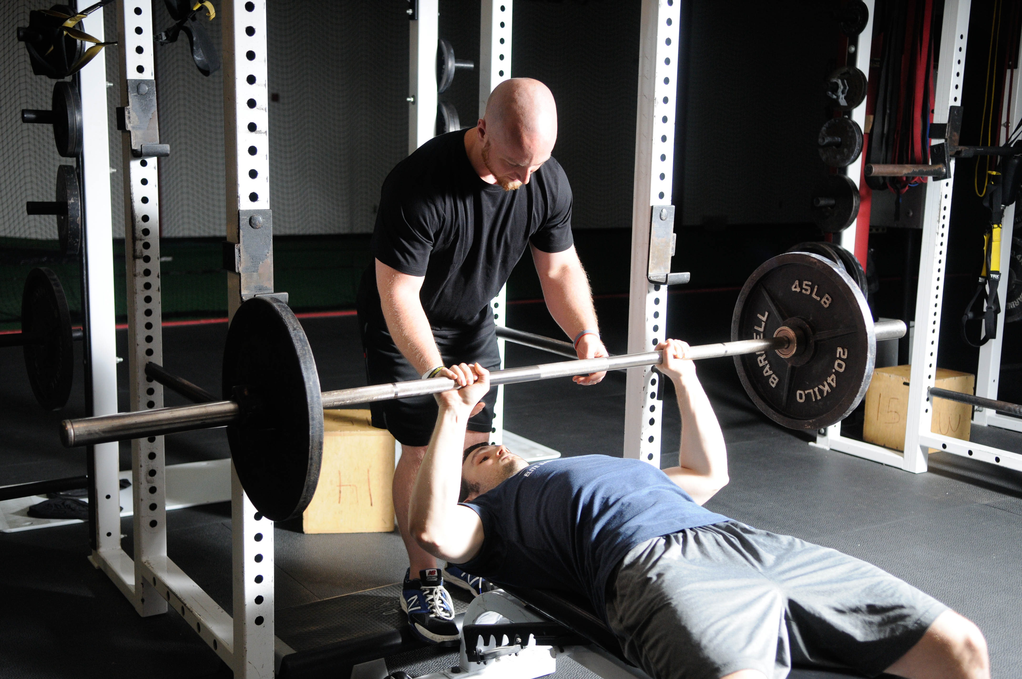 Жим штанги лежа. Жим лежа 2хгирь. Жим Палоффа. Bench Press. Тяжелоатлетический жим.