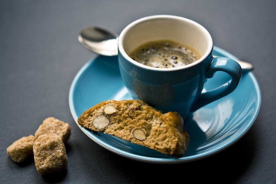 Источник: pixabay.com/photos/espresso-coffee-blue-spoon-1209 Источник: pixabay.com/photos/espresso-coffee-blue-spoon-1209