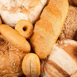 Почему после 50 лет важно перестать есть хлеб